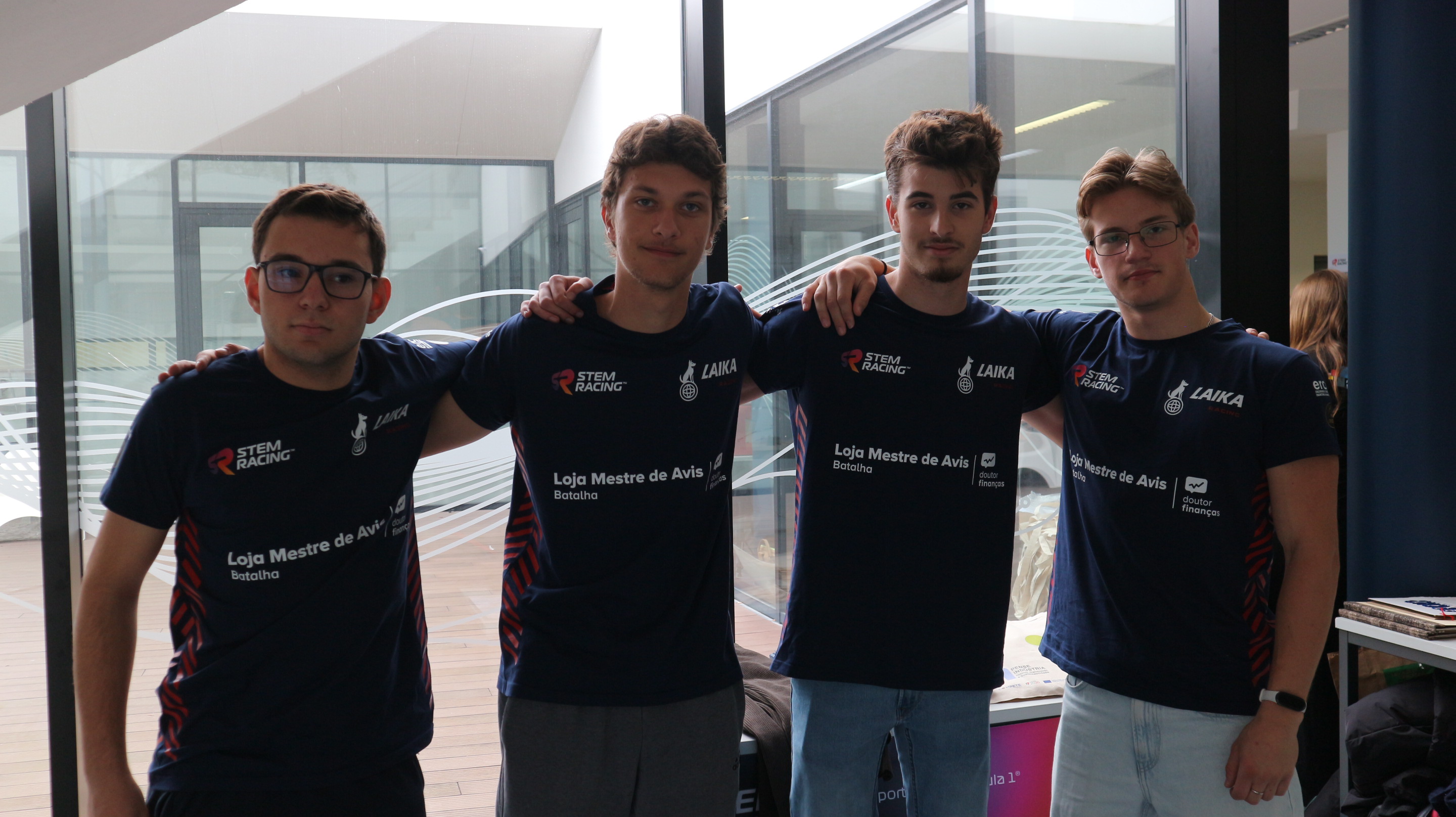 Equipa Laika Racing antes da apresentação regional