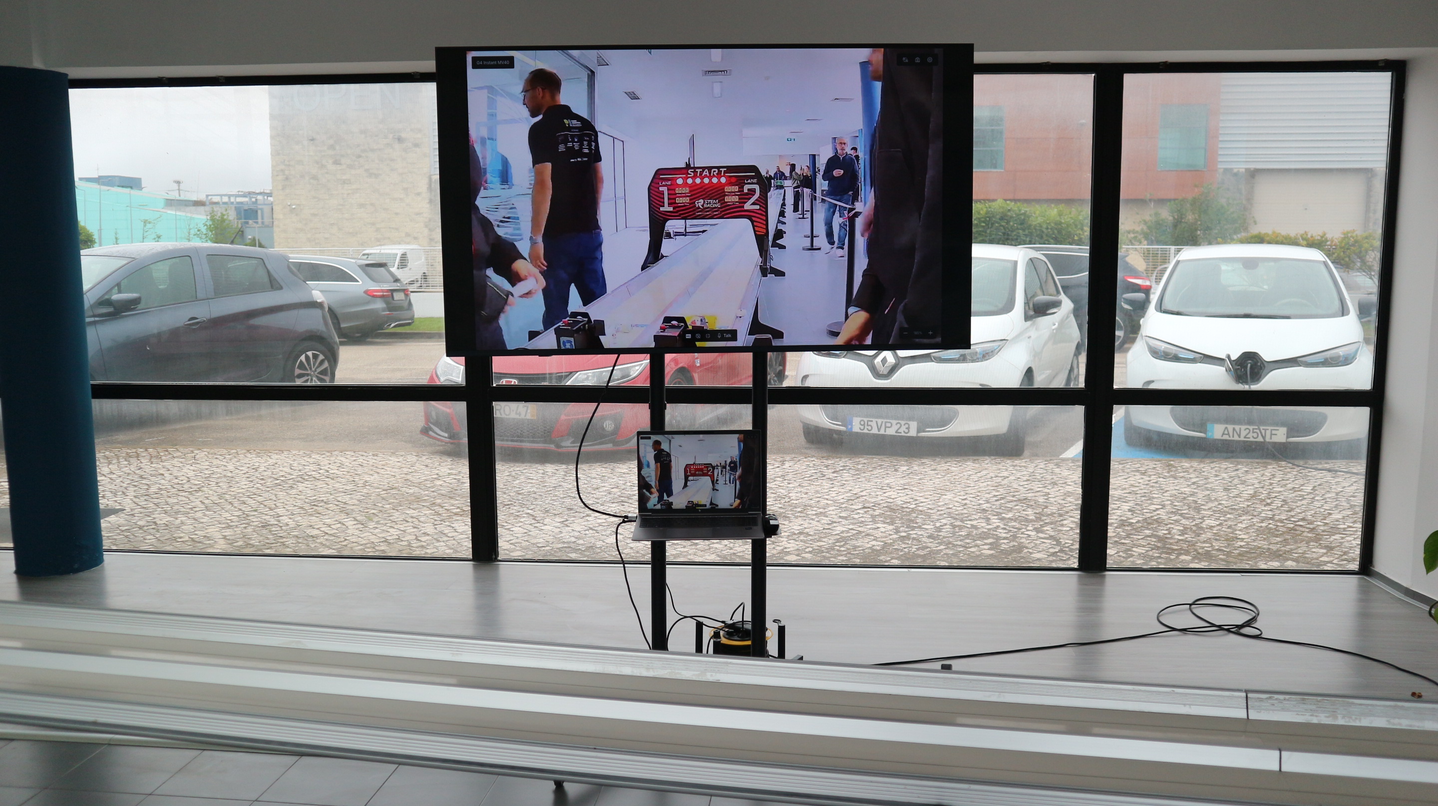 Carro Laika Racing em exposição na fase regional
